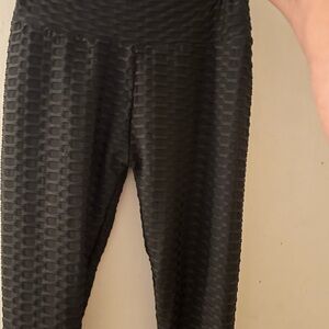 Signature Black Textured Leggings